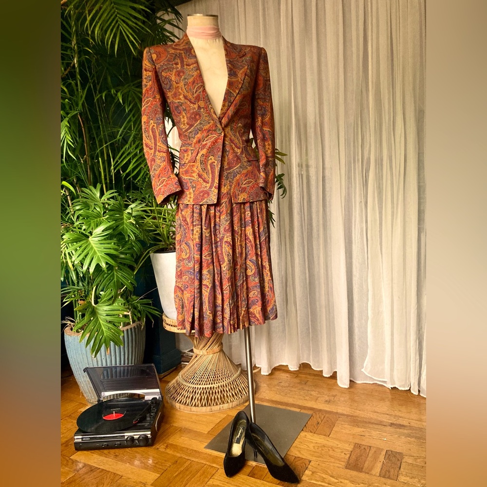 Liz Claiborne. Vintage Paisley